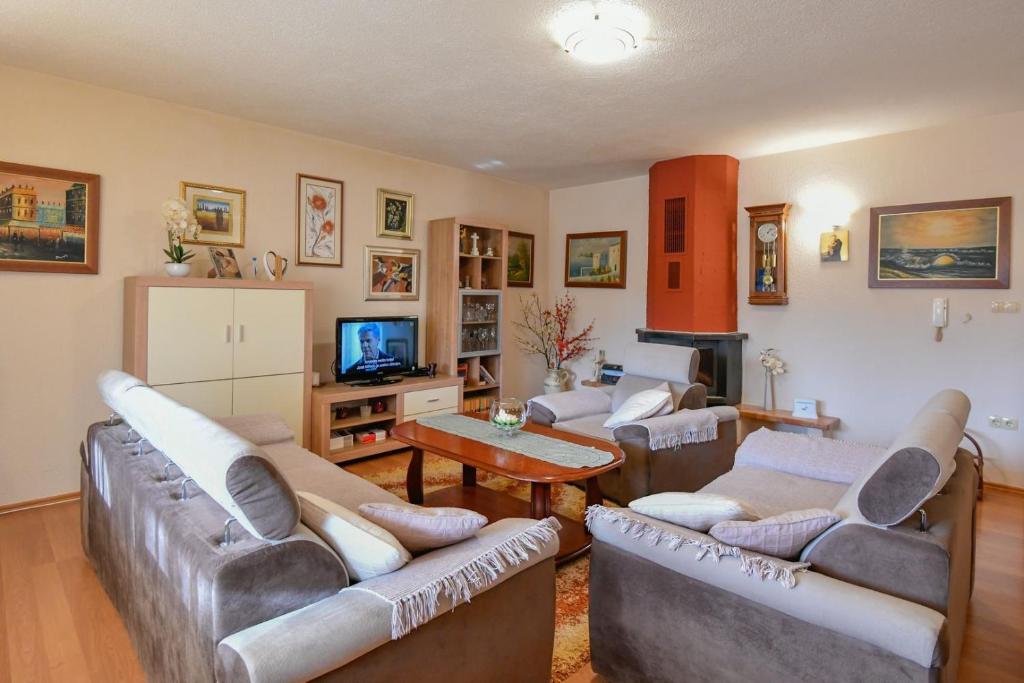 Fotografia z galérie ubytovania Villa Lovro in Imotski, private pool v destinácii Gornji Vinjani