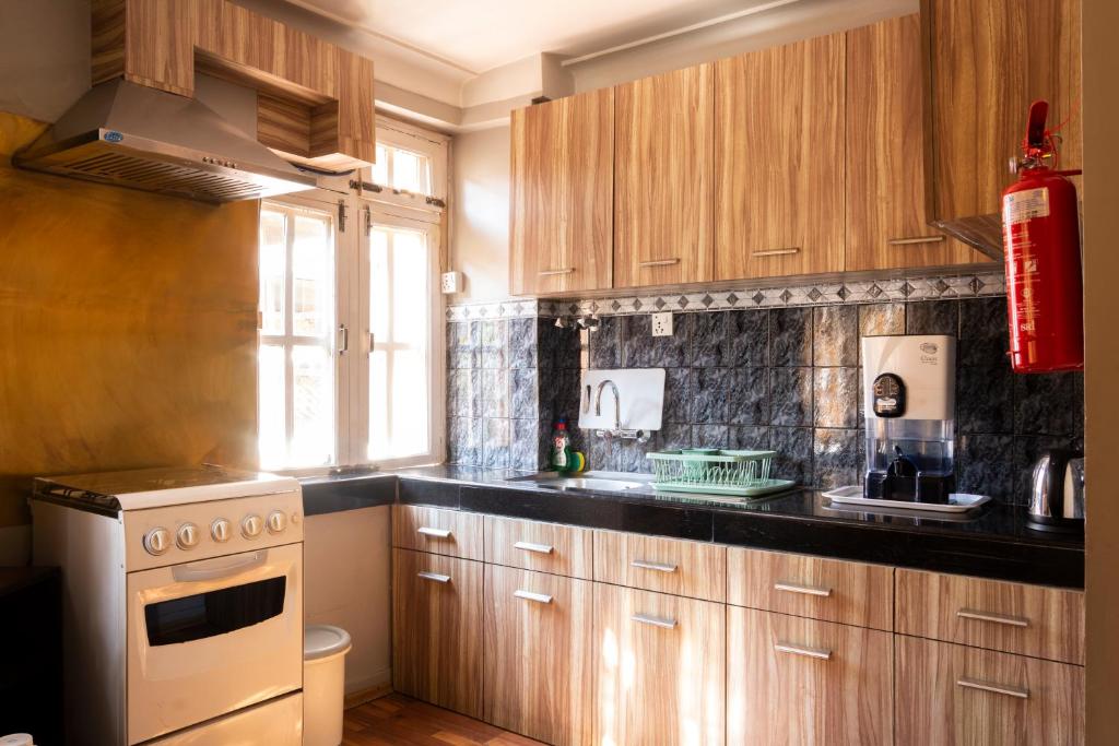 Kuchyň nebo kuchyňský kout v ubytování Shaligram Hotel & Spa