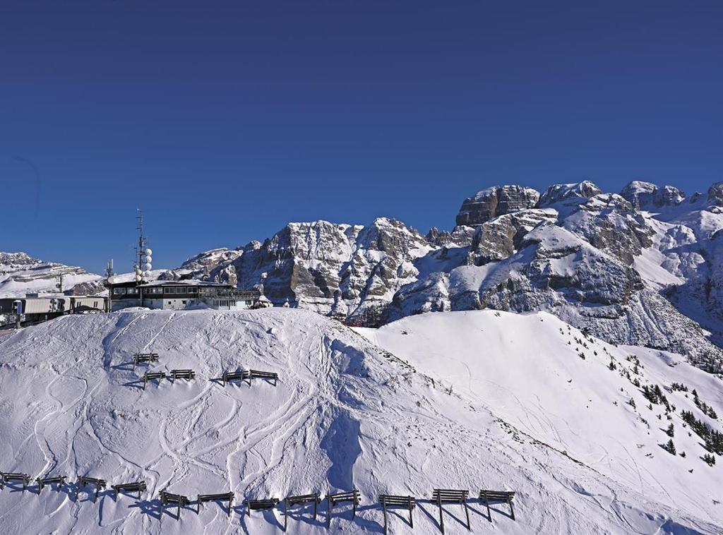 Obiekt DOLOMIA APARTMENTS Pinzolo zimą