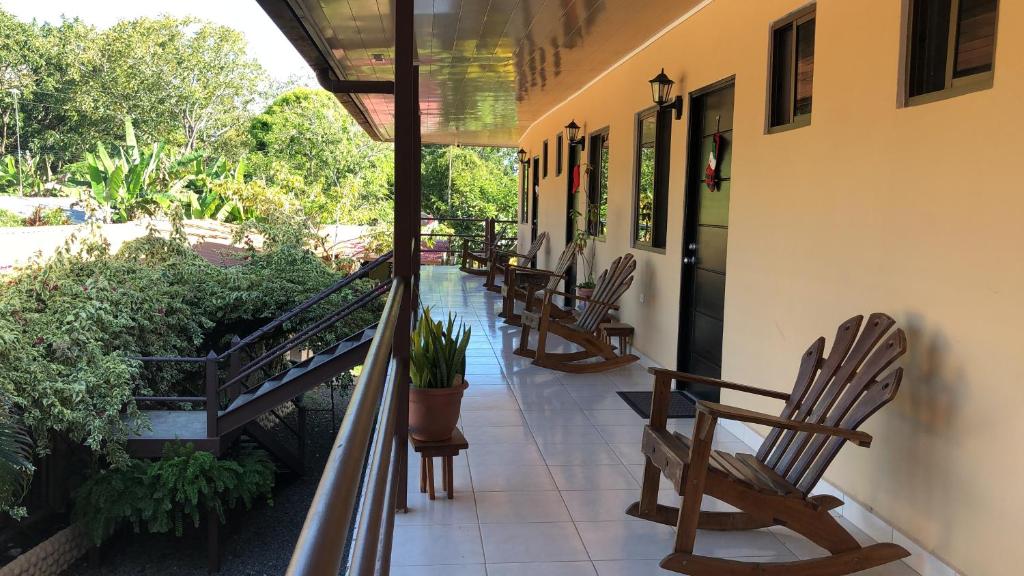 Balkoni atau teres di Roxy's Bed & Breakfast