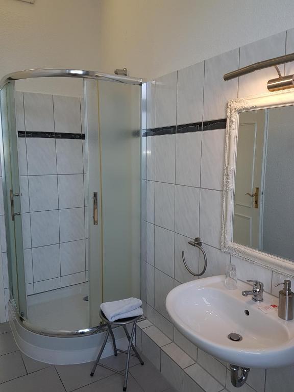 Bennetts Restaurant und Hotel - Standard Double Or Twin Room