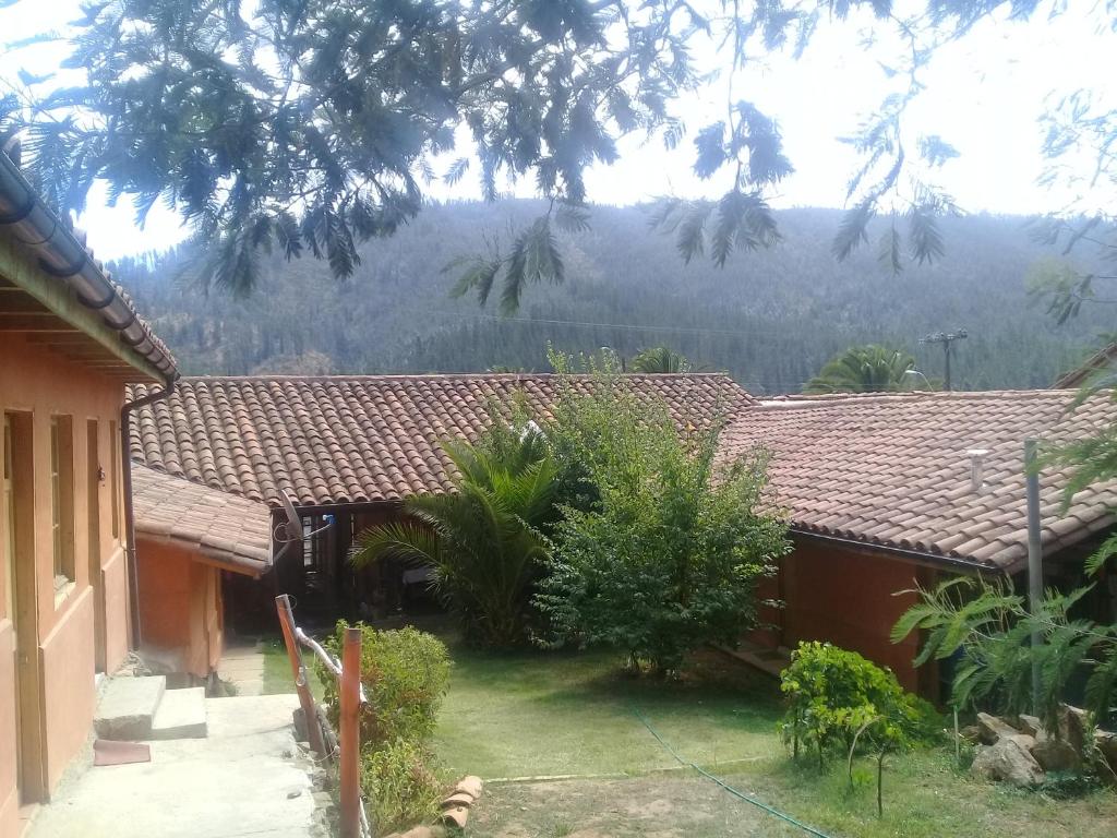 Vista general de una montaña o vista desde la casa de huéspedes