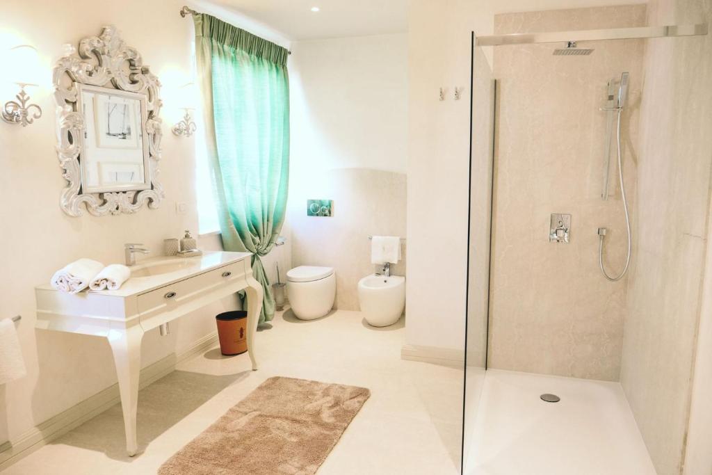 Łazienka w obiekcie Villa Fiordaliso