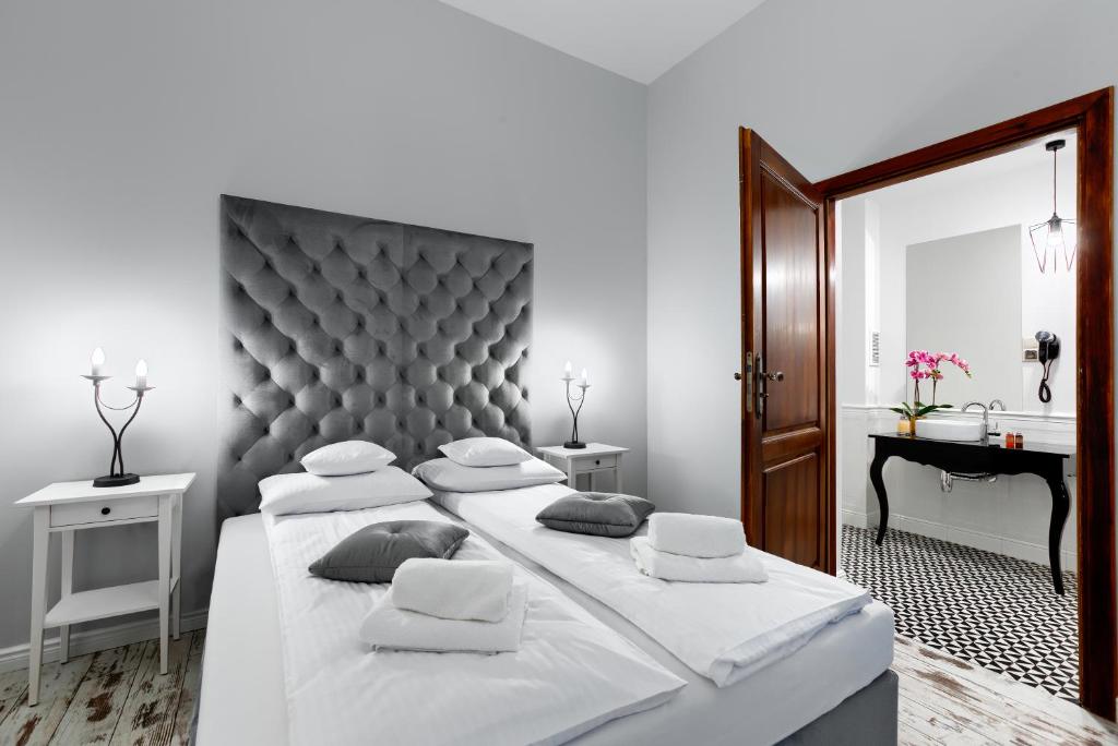 Aparthotel 1899 - Resim 23