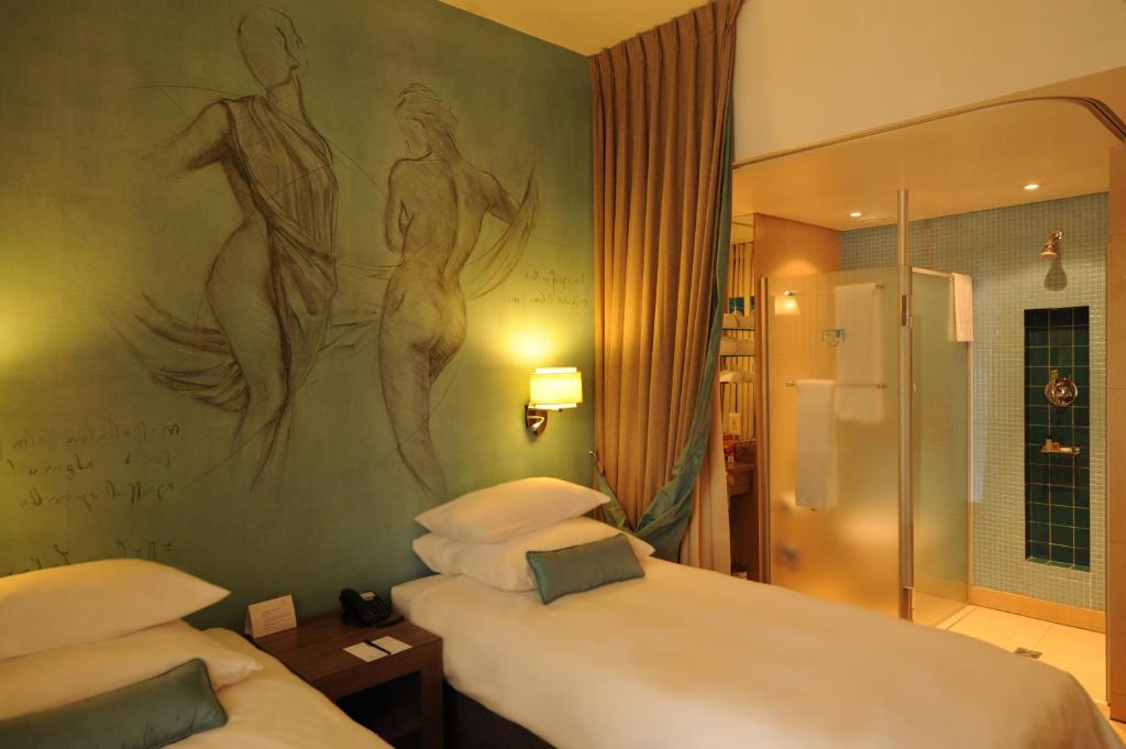 Metcourt at Emperors Palace - Classic Twin Room