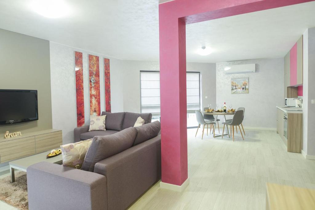 Noris Apart with Garage - Penthouse Apartment