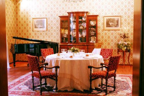 Część wypoczynkowa w obiekcie Relais Del Castello Di Oviglio