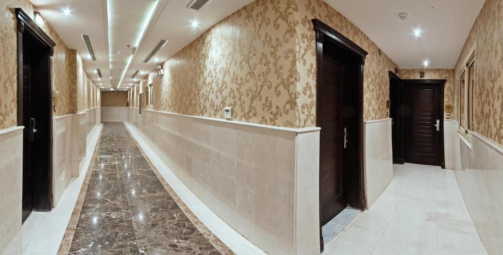 Oasis Rise Hotel Apartments - King Room