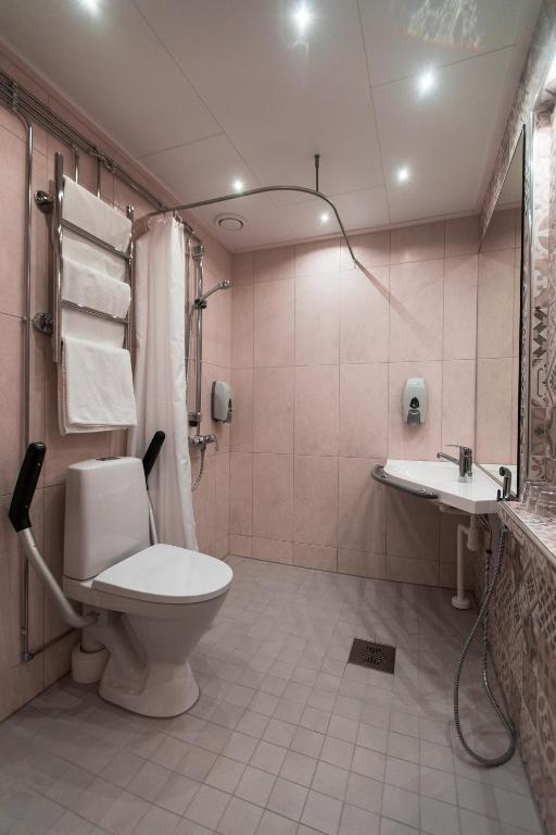 Koupelna v ubytování Hotel Aakenus