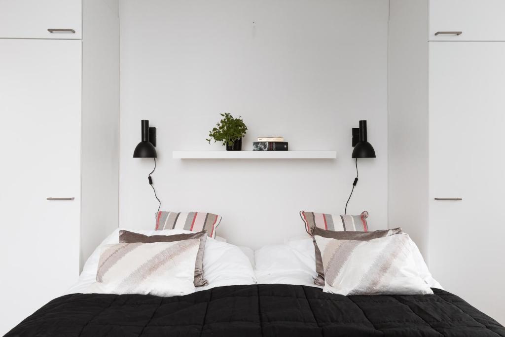 SleepWell Apartments Itäkeskus, direct metro to city center and bus to airport - Appartamento Duplex