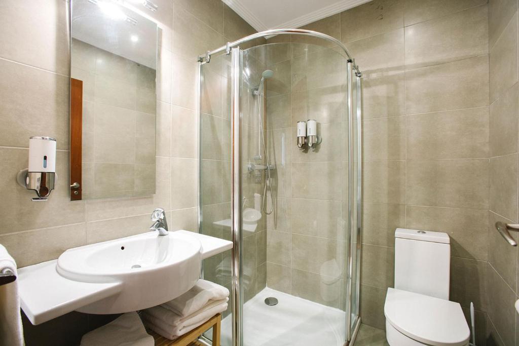 Koupelna v ubytování Apartamentos San Marcial 28