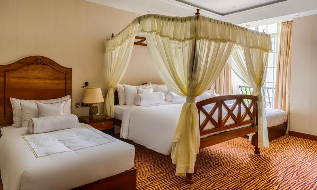 The Golden Ridge Hotel - 8