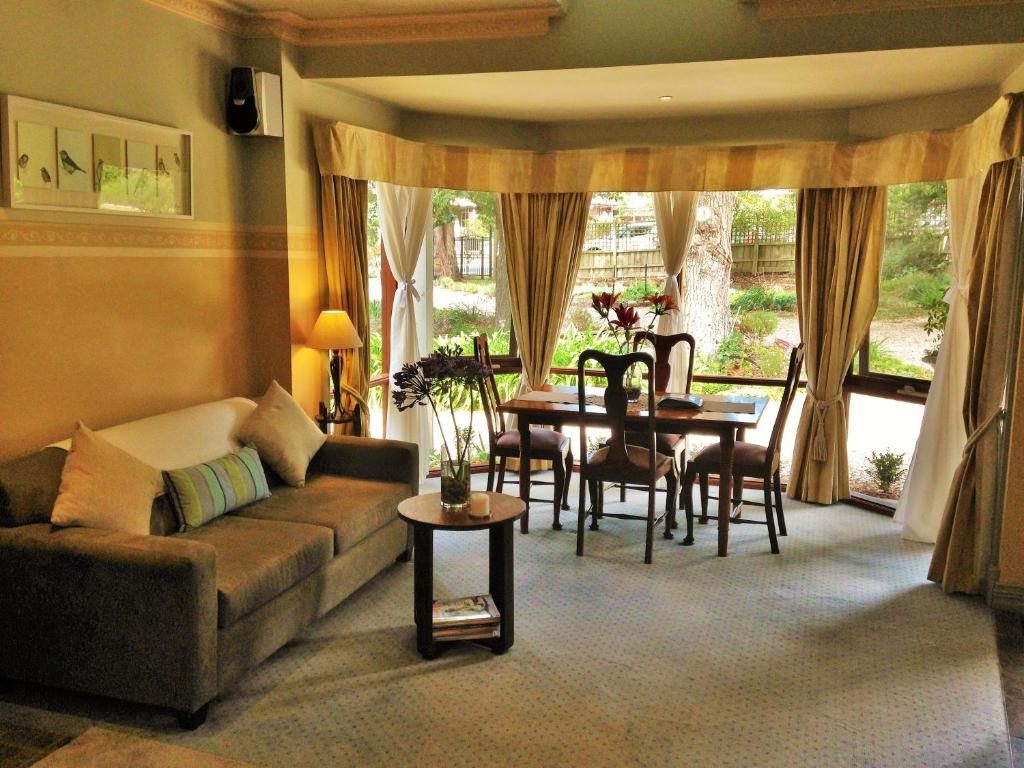 Bindley House B&B Cottage - Deluxe Queen Studio