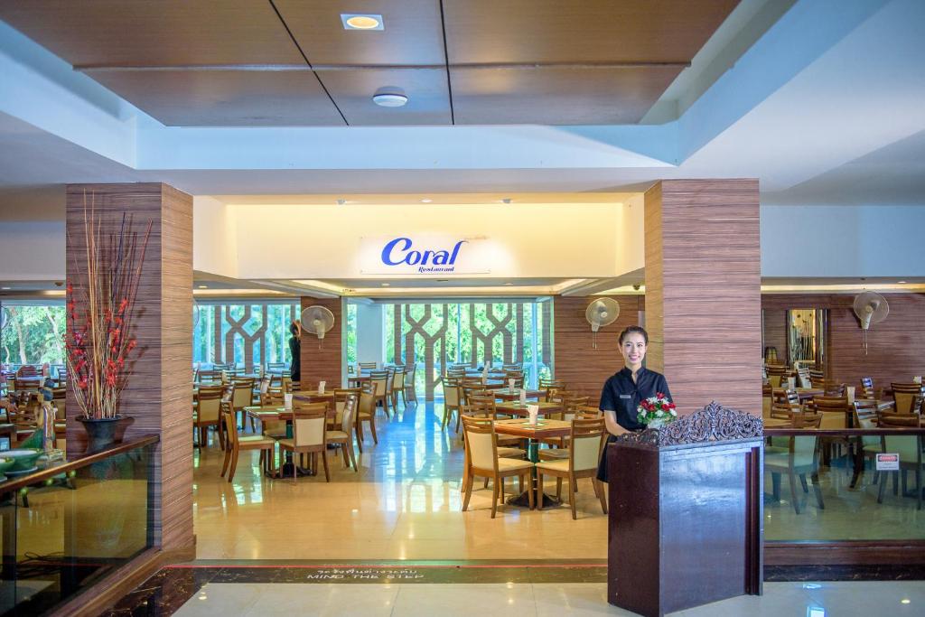 Restaurace v ubytování Golden Beach Cha-Am Hotel