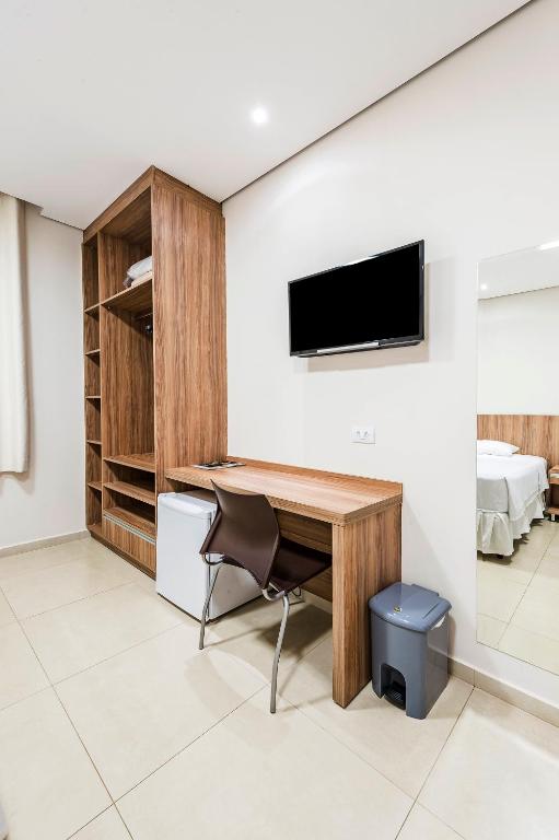  Serata Hotel