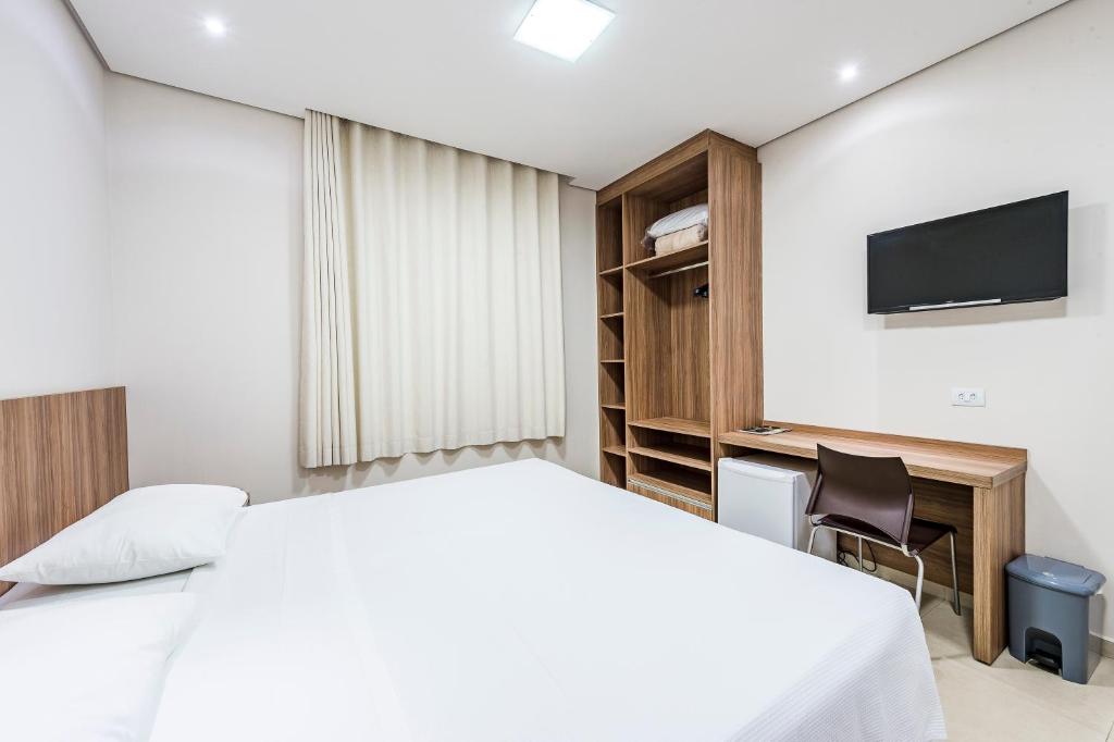  Serata Hotel