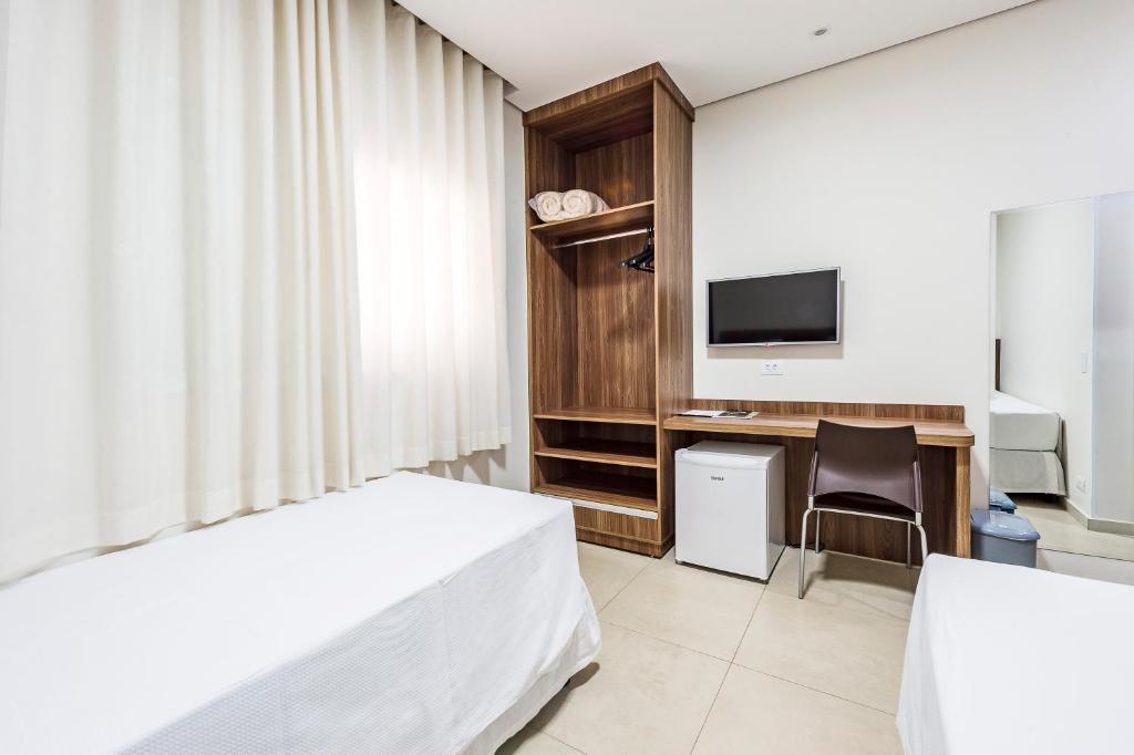  Serata Hotel
