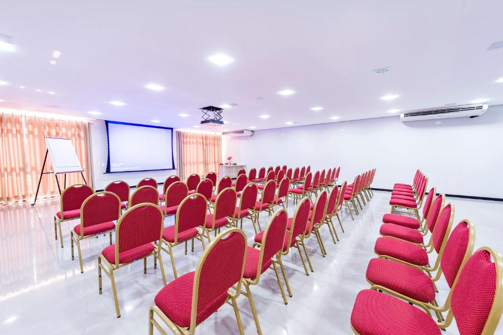  Serata Hotel
