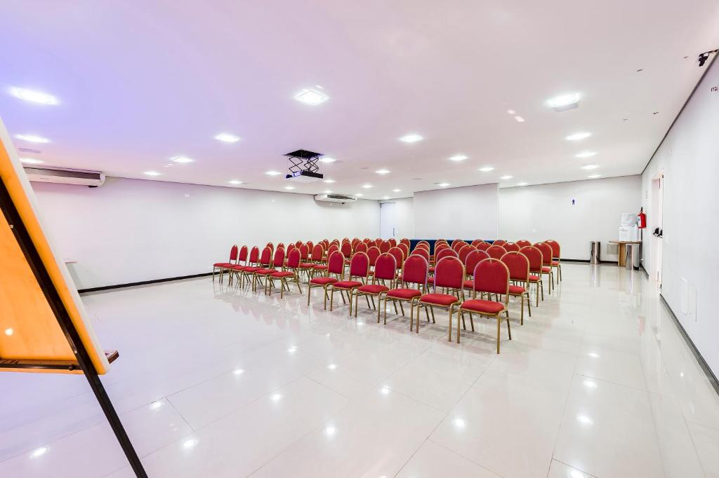  Serata Hotel