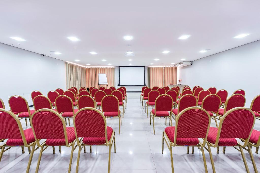  Serata Hotel