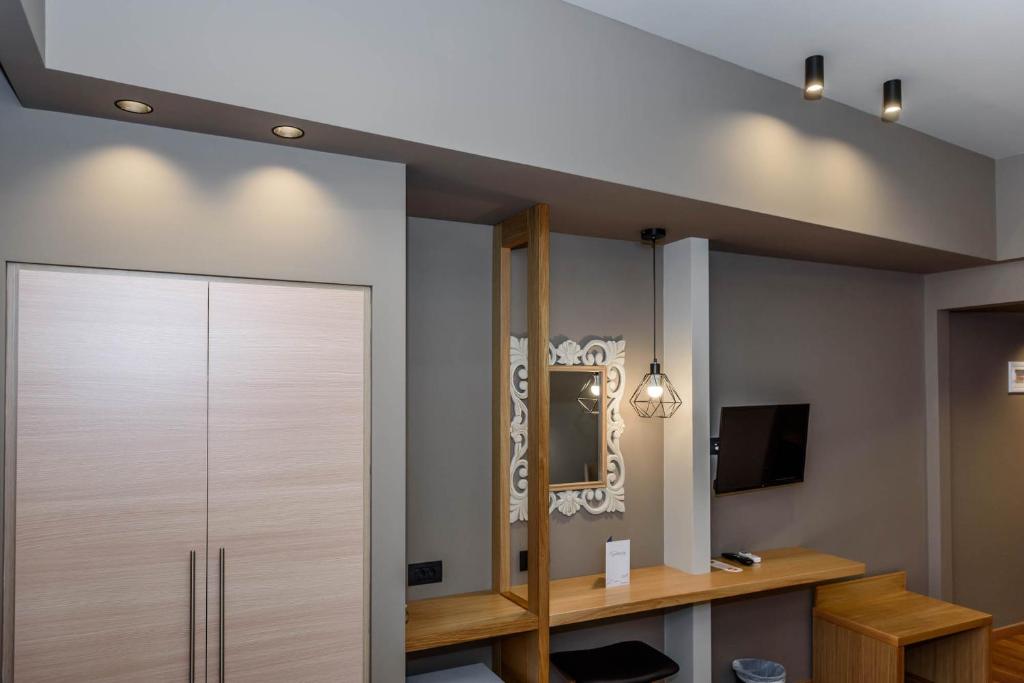 Agamemnon Hotel - 13