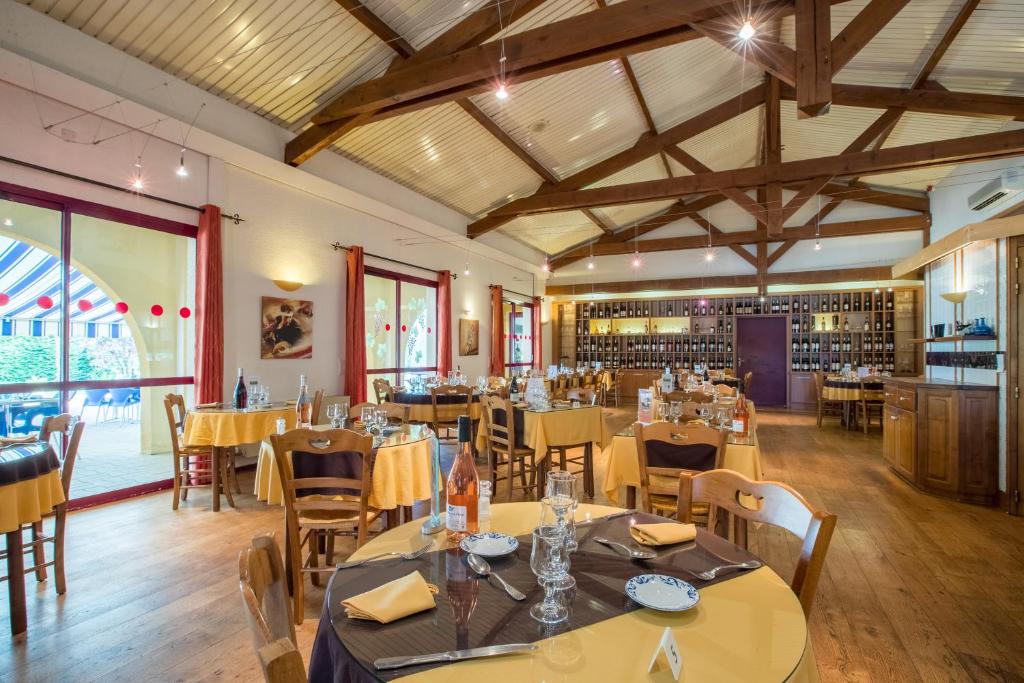 Restaurace v ubytování Logis Hôtel Restaurant Solenca