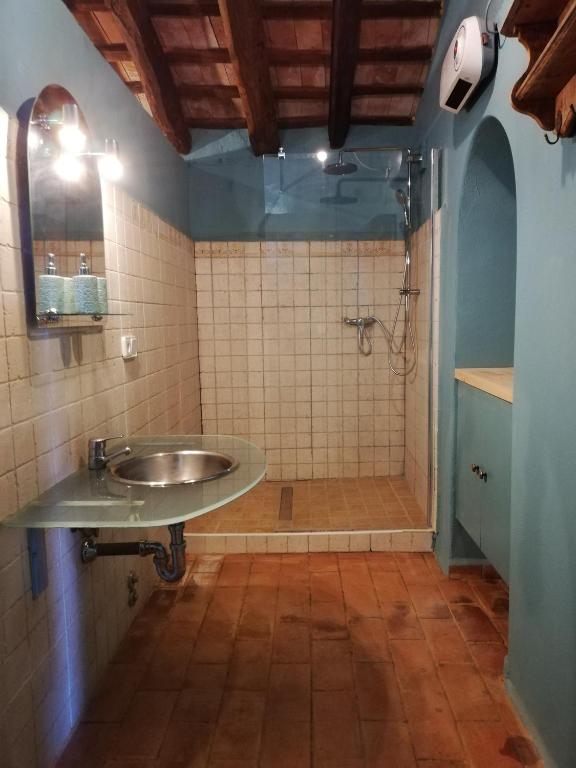 Mas Del Llop Blanc - Dog friendly Hostal Rural - B&B - Family Room With Private Bathroom