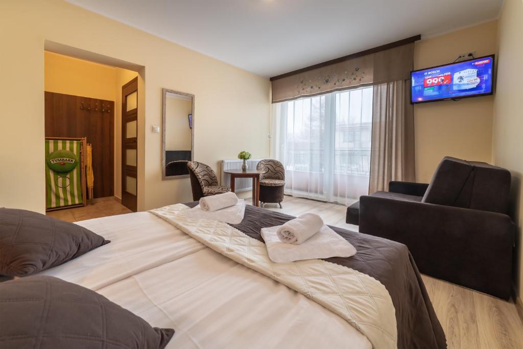 Dom Jastrzębia z basenem i jacuzzi - 1