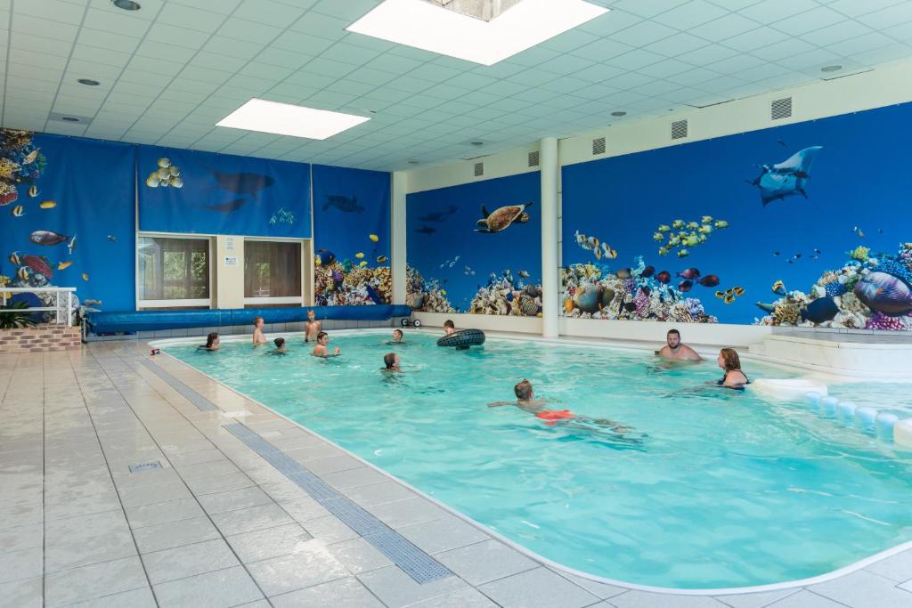 Photo de la galerie de l'établissement Mobil Home XXL2 4 chambres - Camping Les Bois du Bardelet, à Poilly-lez-Gien