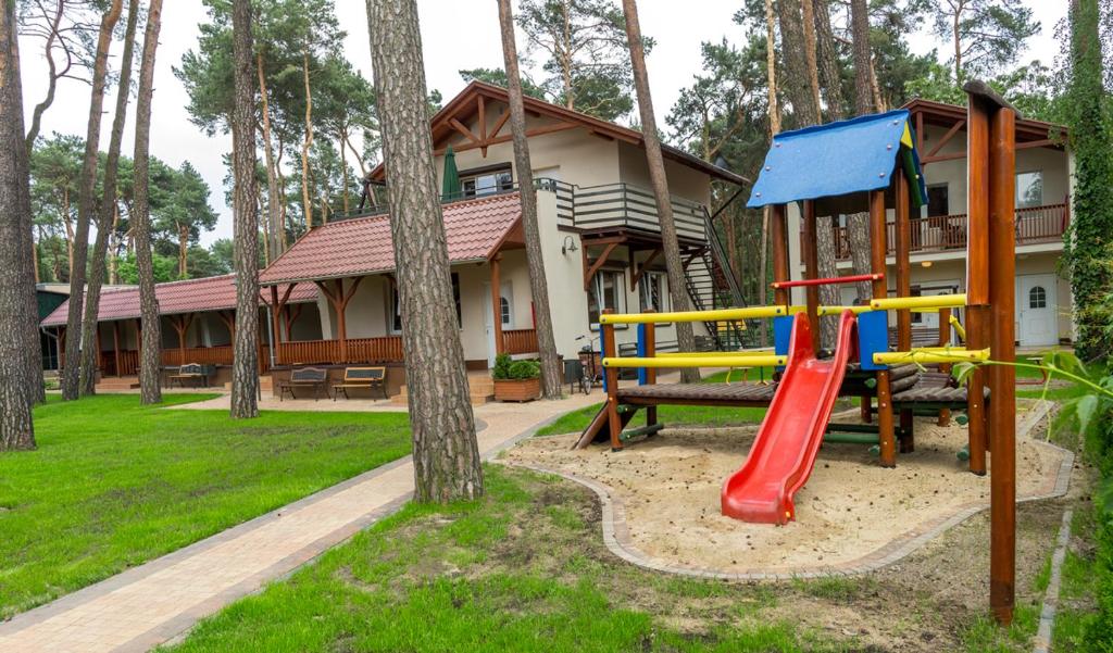 Plac zabaw dla dzieci w obiekcie Relaks