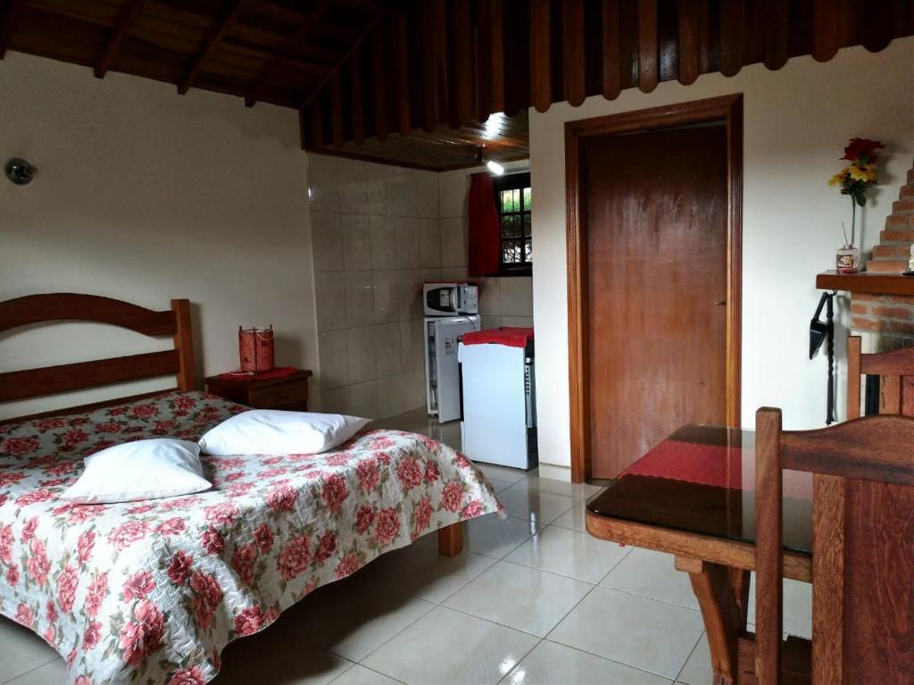 Ana Júlia Chalés - Monte Verde MG - Chalet (2 Adultos)