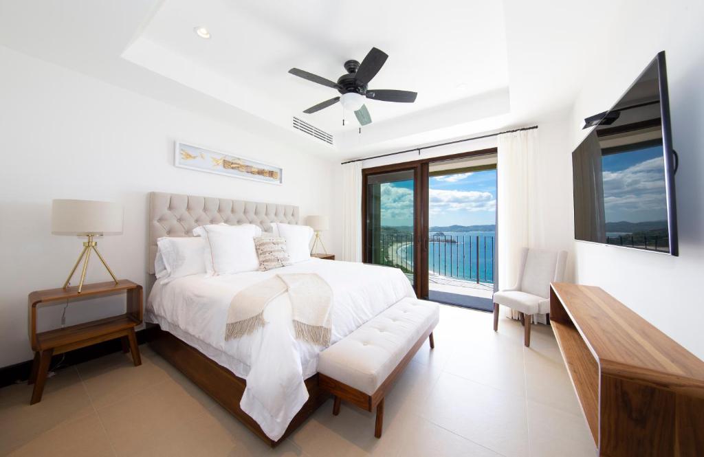 Postel nebo postele na pokoji v ubytování 360 Splendor Del Pacifico Residences