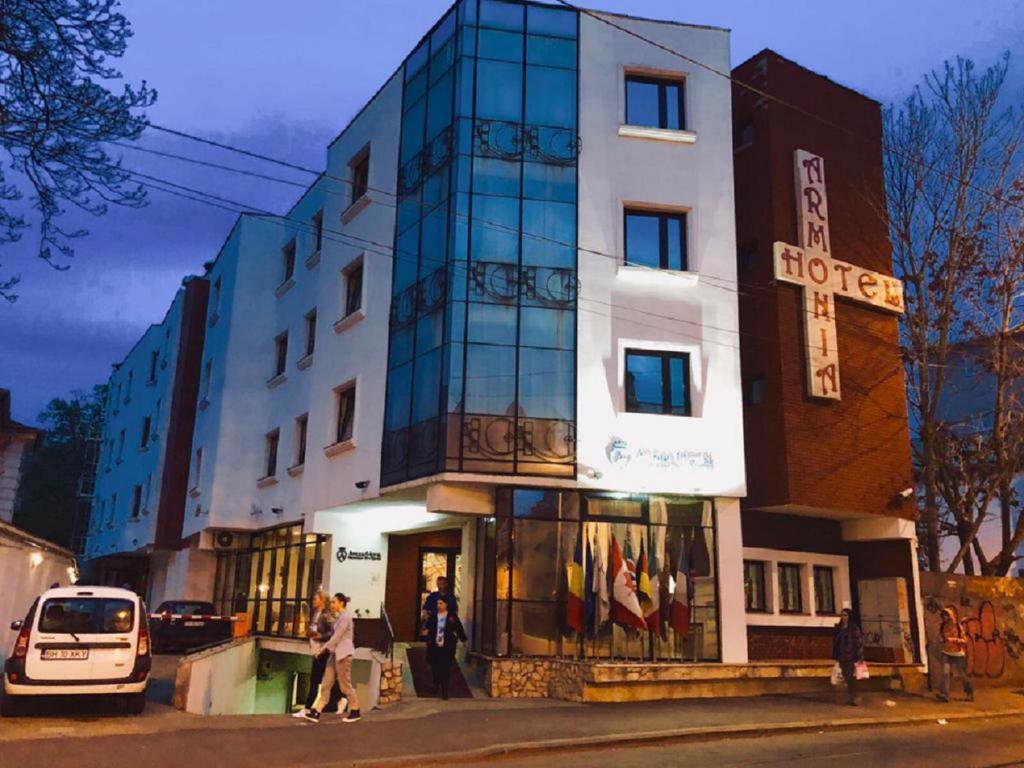 Budova, kde se hotel nachází