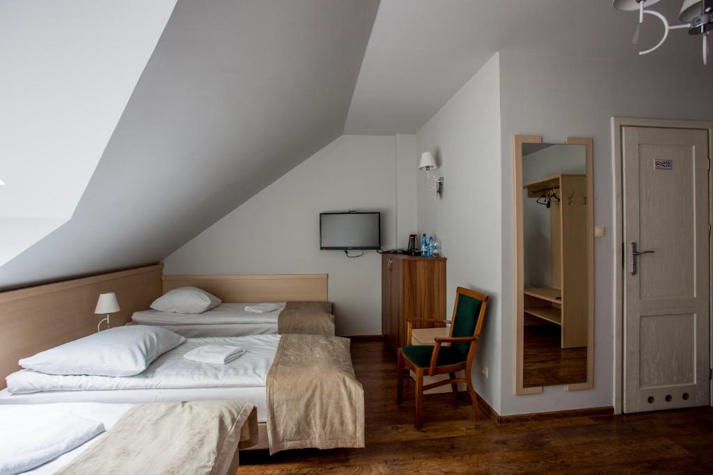 Dworek Jabłonna - 12