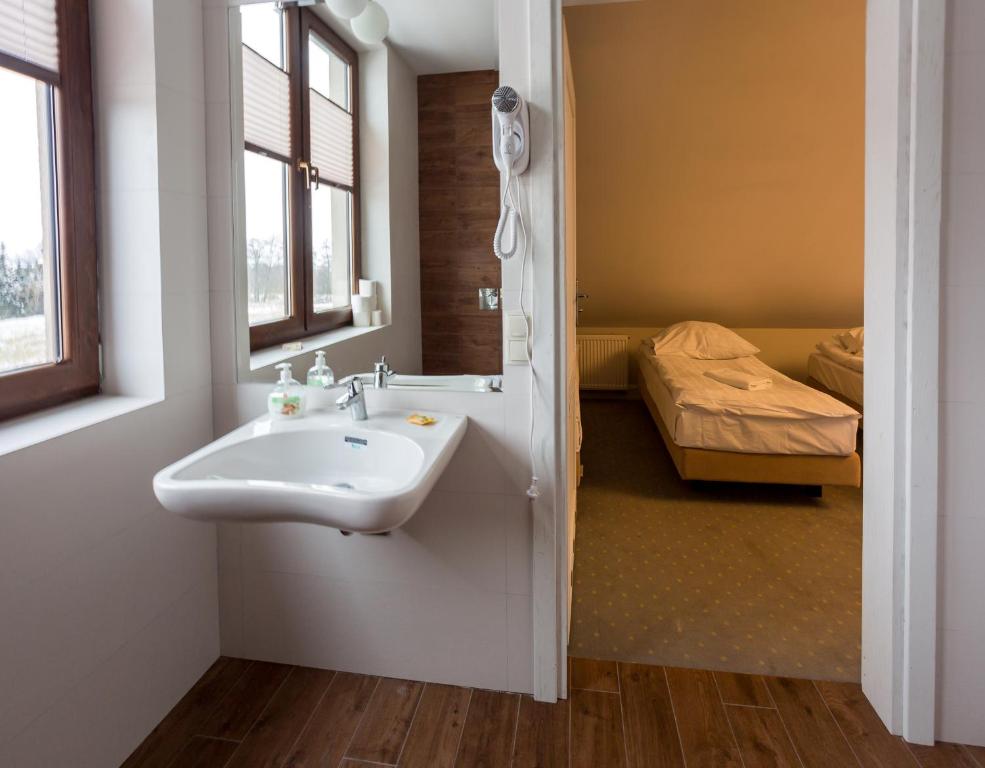 Dworek Jabłonna - 3