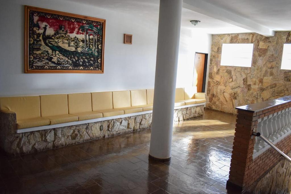  Diplomata Hotel