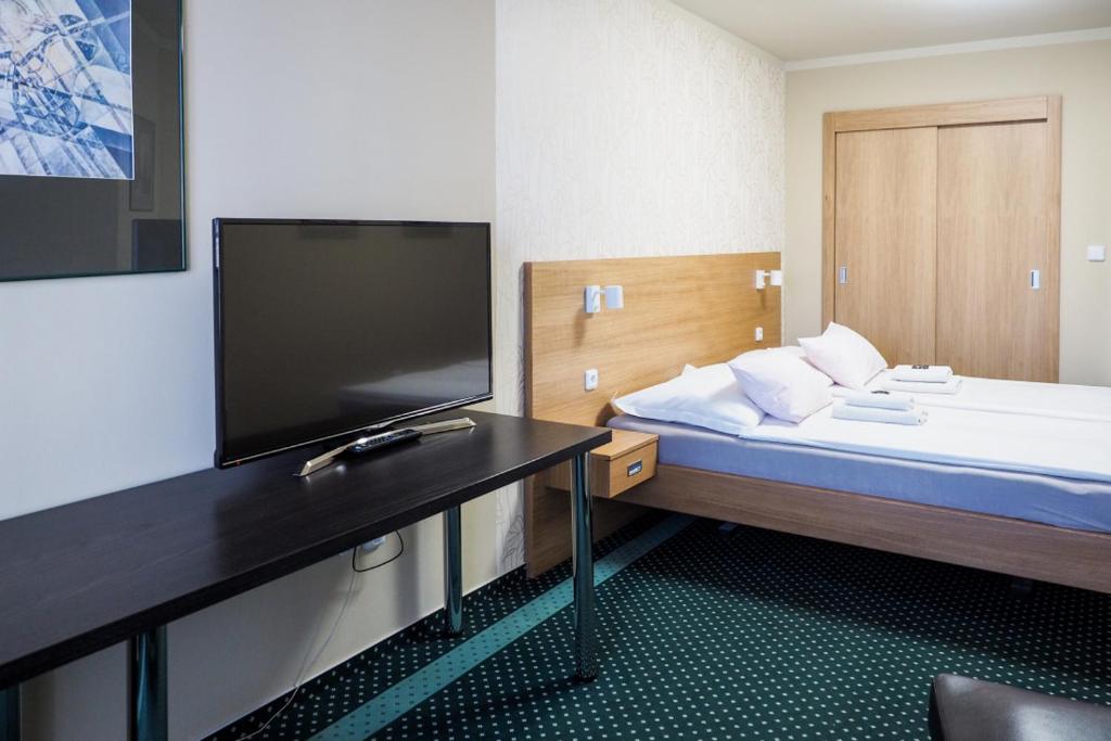 Hotel Vacek Pod Věží - 2