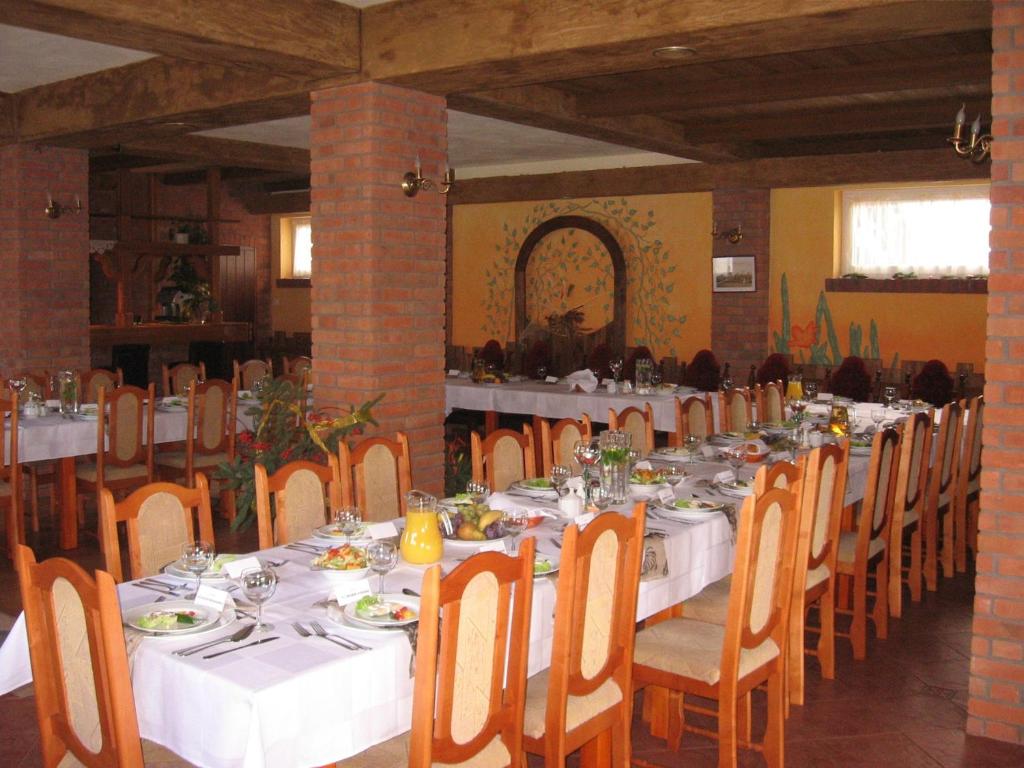 Reštaurácia alebo iné gastronomické zariadenie v ubytovaní Siedlisko Agroturystyczne