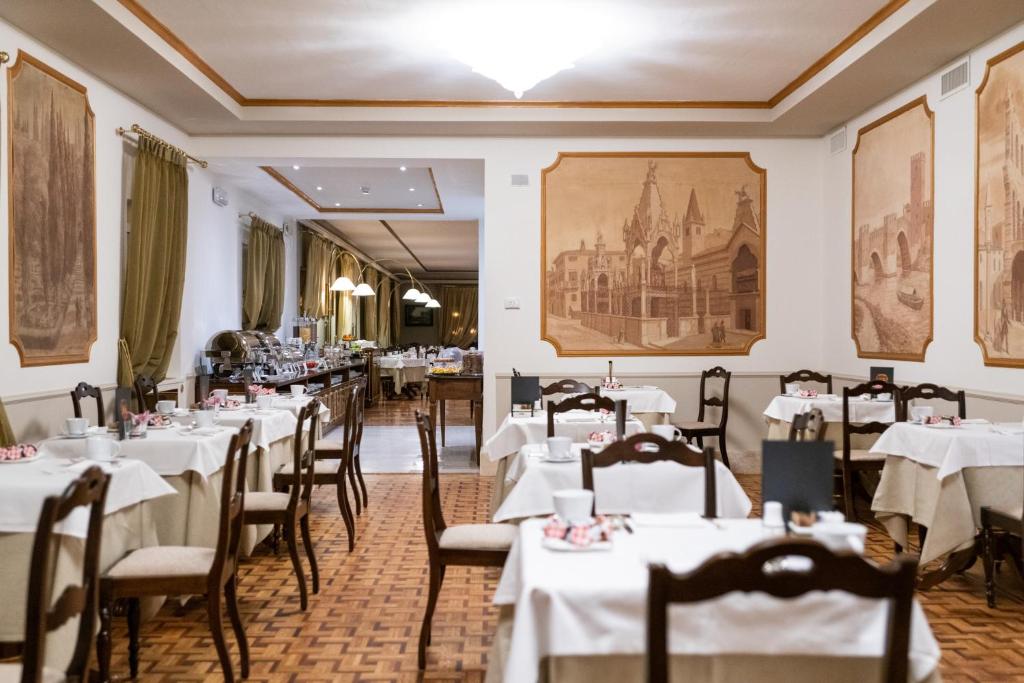 Restaurace v ubytování Due Torri Hotel