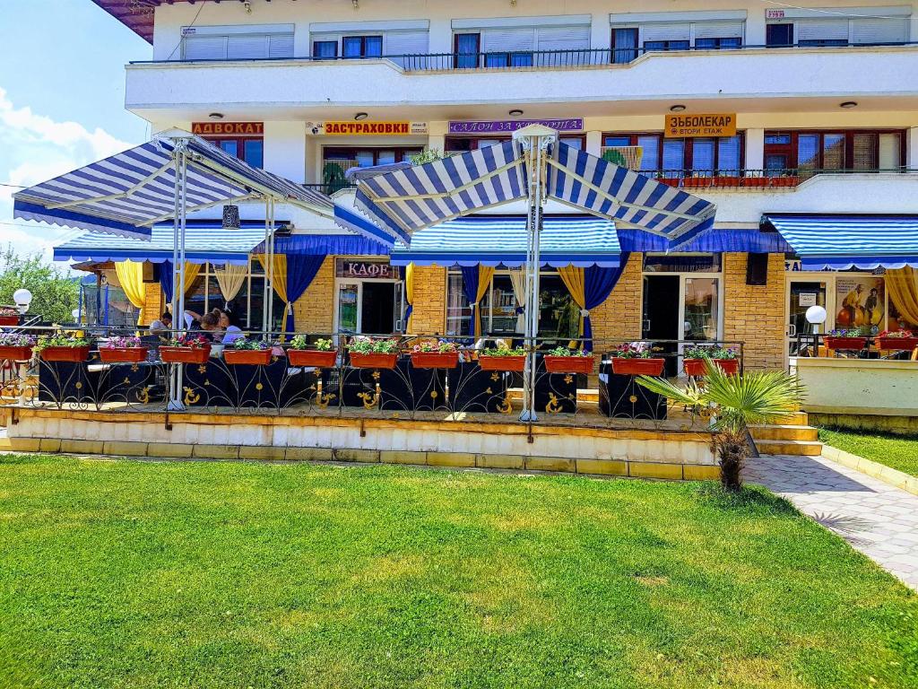 Gallery image of Семеен хотел Арапов Family hotel Arapov in Draginovo