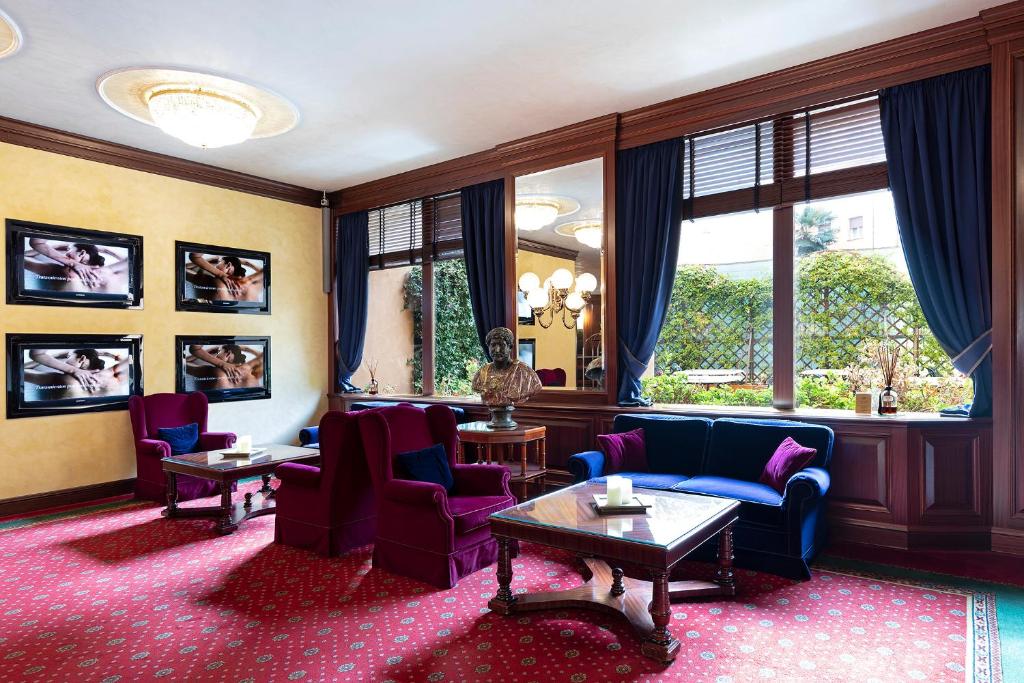 Posezení v ubytování Royal Hotel Carlton