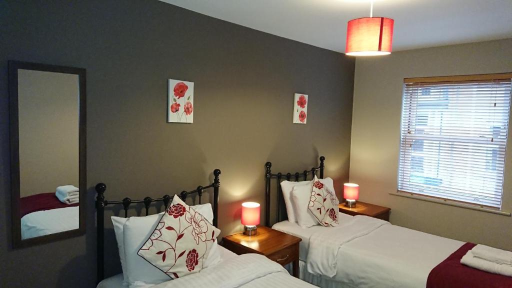 Victoria Cloisters Apartments - 