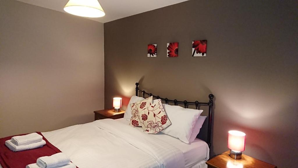 Victoria Cloisters Apartments - One-Bedroom Apartment Double Bed (maximum 4)