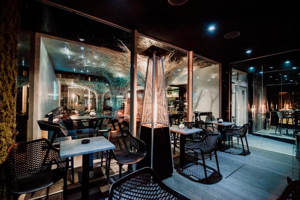 BOUTIQUE HOTEL11 with rooftop SPA - Resim 23