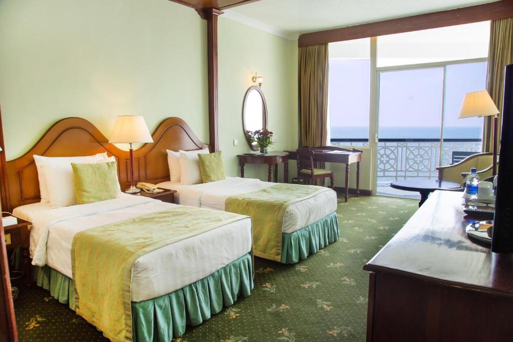Mount Lavinia Hotel - Direct Ocean View King Room