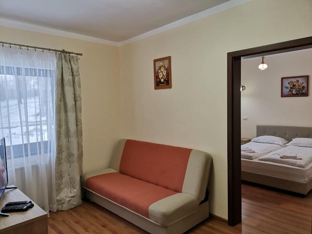 Fantanita Craiesei - Studio Met Bankbed
