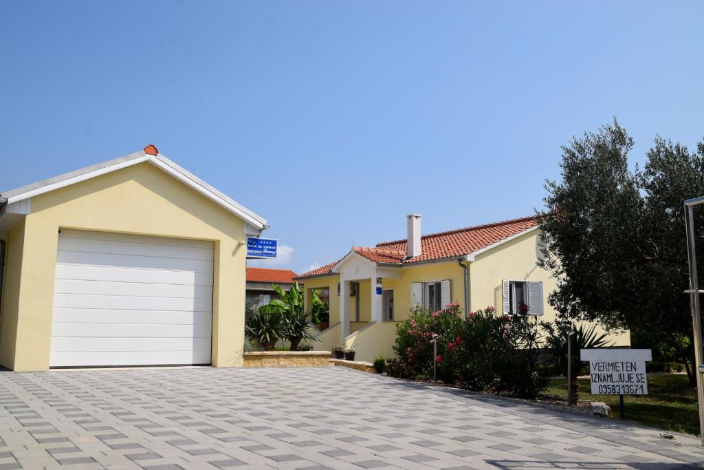 Budova, v ktorej sa vila nachádza
