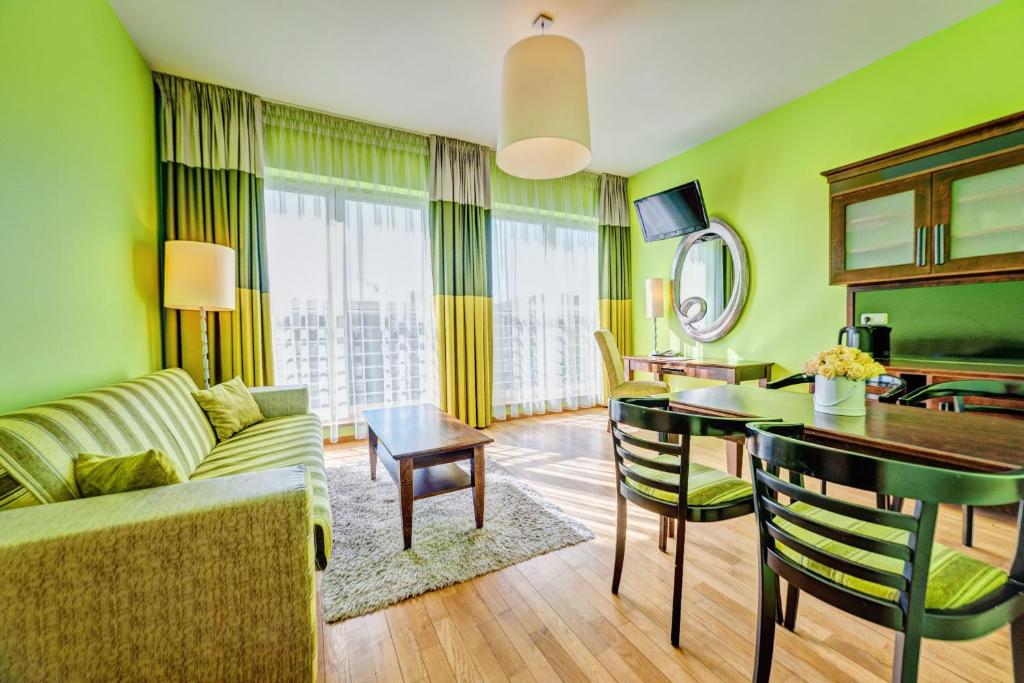 Posedenie v ubytovaní Don Prestige Residence