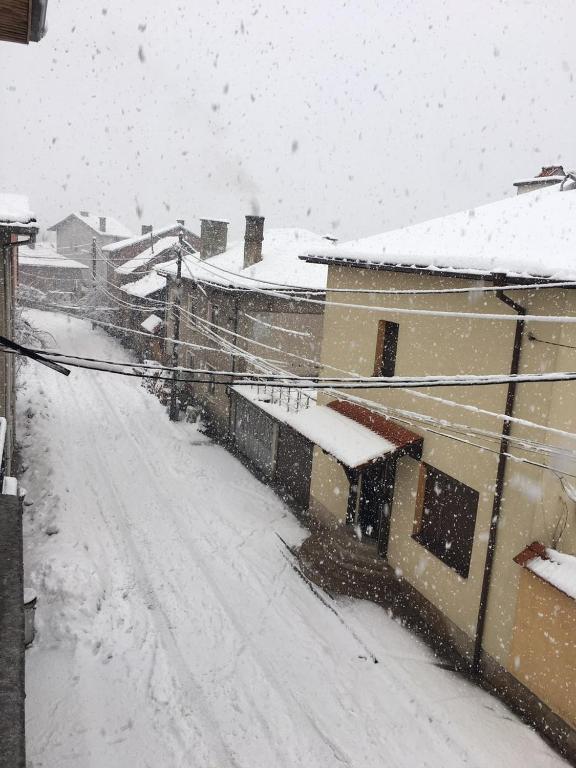 Baba Dora Guesthouse during the winter