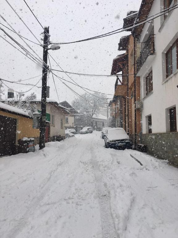 Baba Dora Guesthouse during the winter